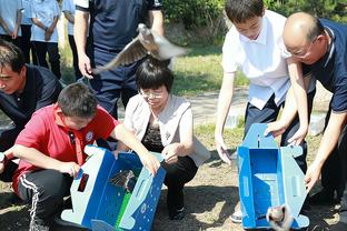 比卢普斯：一直在伤害我们的是防守篮板 进攻篮板抢得不错